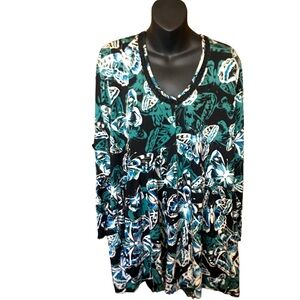 NWT Avenue Butterflies Top with Embroidered Lace Accents. Size 22/24.